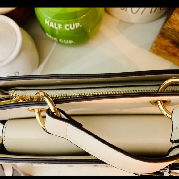 Steve Madden Bevelyn‎ Bag- Oatmilk - Picture 3 of 5